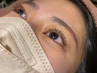 マツエク・マツパ 桑田 新菜のヘアスタイル