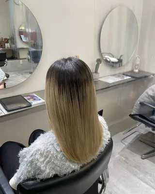 ミディアム elena byartefice所属・安達 萌花のヘアスタイル