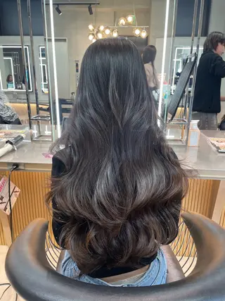ロング 韓国ヘア/レイヤー Londエレンのヘアスタイル