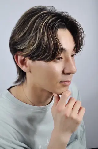 ミディアム 岡崎 匠海のヘアスタイル