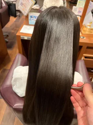 ロング よしだ しおりのヘアスタイル