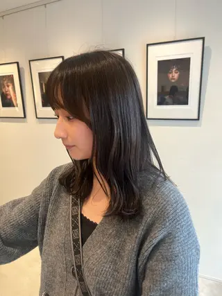 ミディアム 中山 優里のヘアスタイル