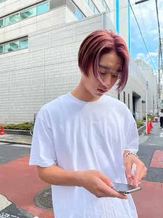 ミディアム カラー メンズ オカモト ミユウのヘアスタイル