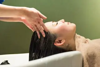 高橋 みく/ minim 暖色のヘアスタイル