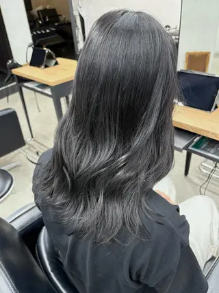 セミロング カラー 🫐寒色系カラー 🫐ヤマナカリリカのヘアスタイル