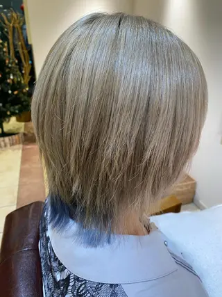 ミディアム 斎藤 彩香のヘアスタイル