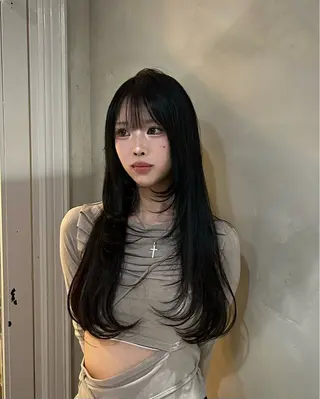 ロング 韓国レイヤーカット/ 暗髪カラー/林 竜翔のヘアスタイル