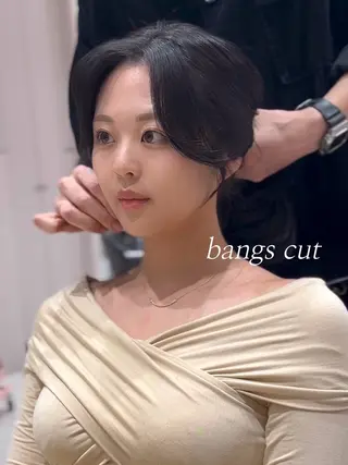 セミロング カラー レイヤー/顔周り /透明感🩶高橋大のヘアスタイル