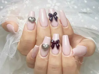 ネイル 🦋 Queenieのネイルデザイン