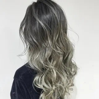 セミロング カラー AMI Hair  supply所属・髪質改善カラー 韓国風レイヤーのヘアスタイル