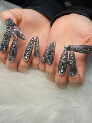 ネイル ゴテゴテ💙ワンホン リオナのネイルデザイン