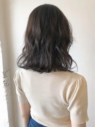 ミディアム カラー 安藤 佑衣のヘアスタイル