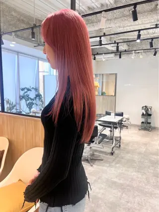 ロング #ブリーチカラー Yuikaのヘアスタイル