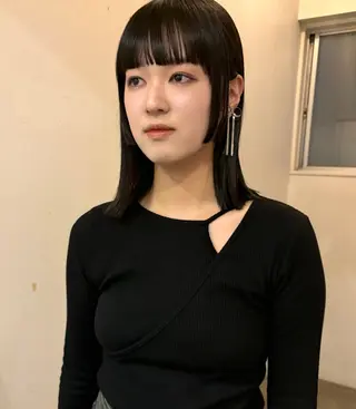 ミディアム カラー やまもと さえのヘアスタイル