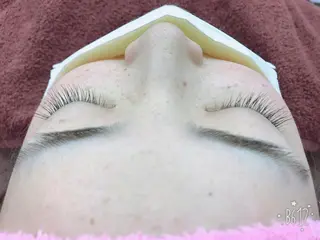 マツエク・マツパ 中野 里咲のヘアスタイル