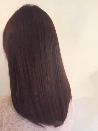 ミディアム カラー conne& ririのヘアスタイル