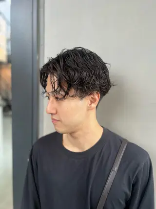 パーマ メンズ ダブルカラー寒色系 ボリューム改善ハヤトのヘアスタイル