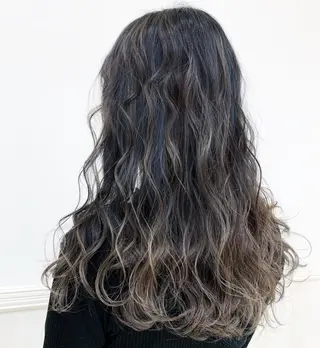 ロング カラー N° jillva ♦️川端裕司♦️のヘアスタイル