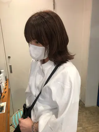 ミディアム カラー MIOベージュカラー 柔らかいカラーのヘアスタイル