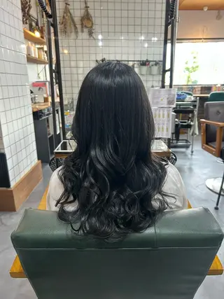 ロング 倉本 美優のヘアスタイル