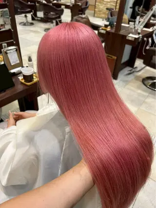 ロング カラー 池田凛/ ハイトーンカラーのヘアスタイル