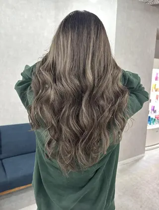 ロング カラー ヘアアレンジ ハイトーン カラーのヘアスタイル