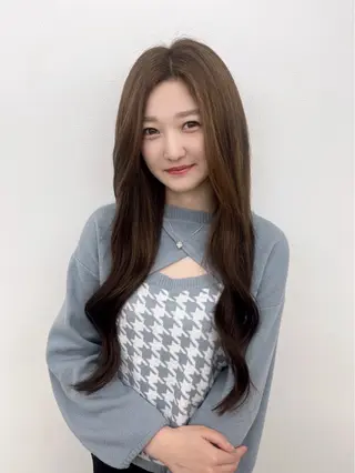 ロング カラー 𝙃𝘼𝙍𝙐🎀 韓国×エクステのヘアスタイル