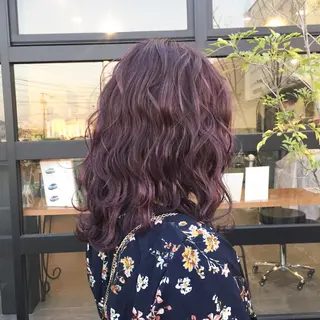 ミディアム maco 艶感ハイトーン🦋のヘアスタイル