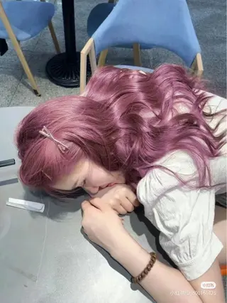 カラー akari🎀🤍 ガーリーstyleのヘアスタイル