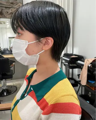 ショート カラー Loom.所属・村上雅人 ナチュラルモードのヘアスタイル