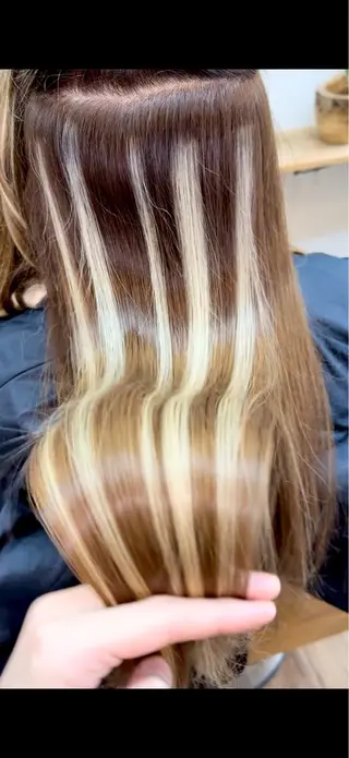 ロング カラー Cure2所属・🌈白いハイライト 🌈 🐶ノザワ🐶のヘアスタイル