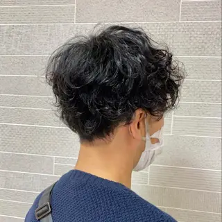 ショート パーマ メンズ 山崎 航のヘアスタイル