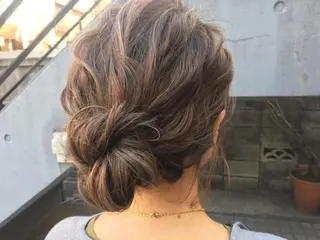 ヘアアレンジ THE DAY所属・AKI HASHIMOTOのヘアスタイル