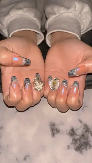 ネイル シャインネイル所属・伊藤 くるみのネイルデザイン