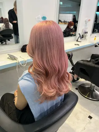 セミロング カラー ブリーチカラー 🩵MIZUKIのヘアスタイル