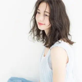 ミディアム カラー キラ ゲンキのヘアスタイル