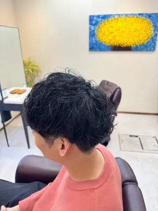 パーマ メンズ 梅本 淑人のヘアスタイル