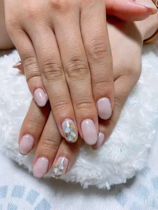 ネイル The Best Beauty受付担当のヘアスタイル