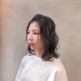 ミディアム コクブ アキヨのヘアスタイル