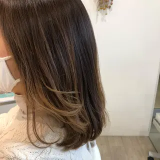 セミロング カラー 松佐 ゆかりのヘアスタイル