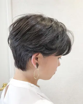 ショート カラー 似合わせ レイヤー須川のヘアスタイル