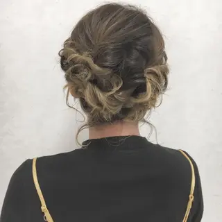 ミディアム カラー パーマ ヘアアレンジ mano+所属・haruka 🐈のネイルデザイン