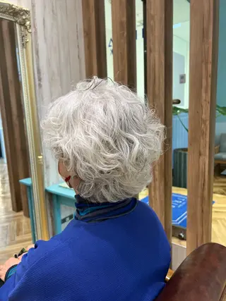 ミディアム パーマ TRIBECA所属・岩波 寛悟のヘアスタイル