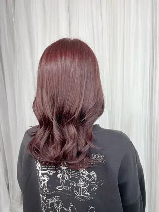 ミディアム カラー 伊藤 由妃乃のヘアスタイル