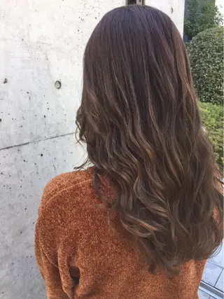 ロング カラー ヘアアレンジ メンズ キッズ ネイル マツエク・マツパ 💟Chloe原宿店 🩶ハイトーンのヘアスタイル