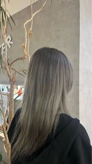 セミロング カラー Paradise hair salon所属・凜斗/豊橋 /二川/カラーモデルのヘアスタイル