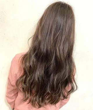 ロング カラー 秋葉原オタク向け美容室OFF-KAi!!所属・渡部凌我 小顔ウルフ ハイトーンカラーのヘアスタイル