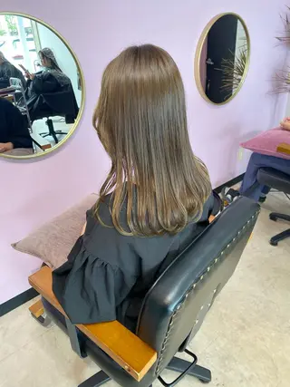 カラー MATTY azusaのヘアスタイル