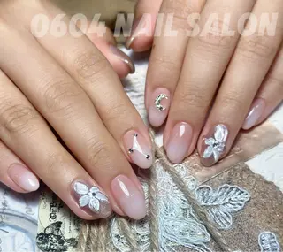 ネイル ishiro 🍂のネイルデザイン