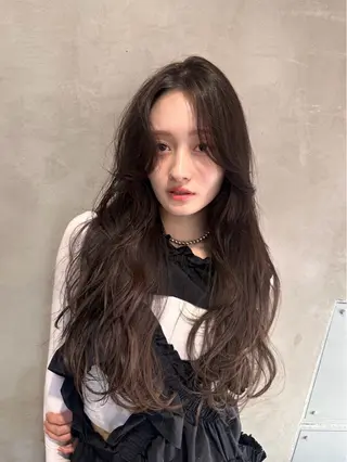 ロング 透明感カラー💙 髪質改善✨タイガ✨のヘアスタイル